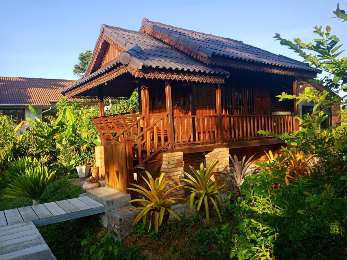 เรือนไทยใจสุขเอ๋ย Hotel Ban Bang Wa ภายนอก รูปภาพ