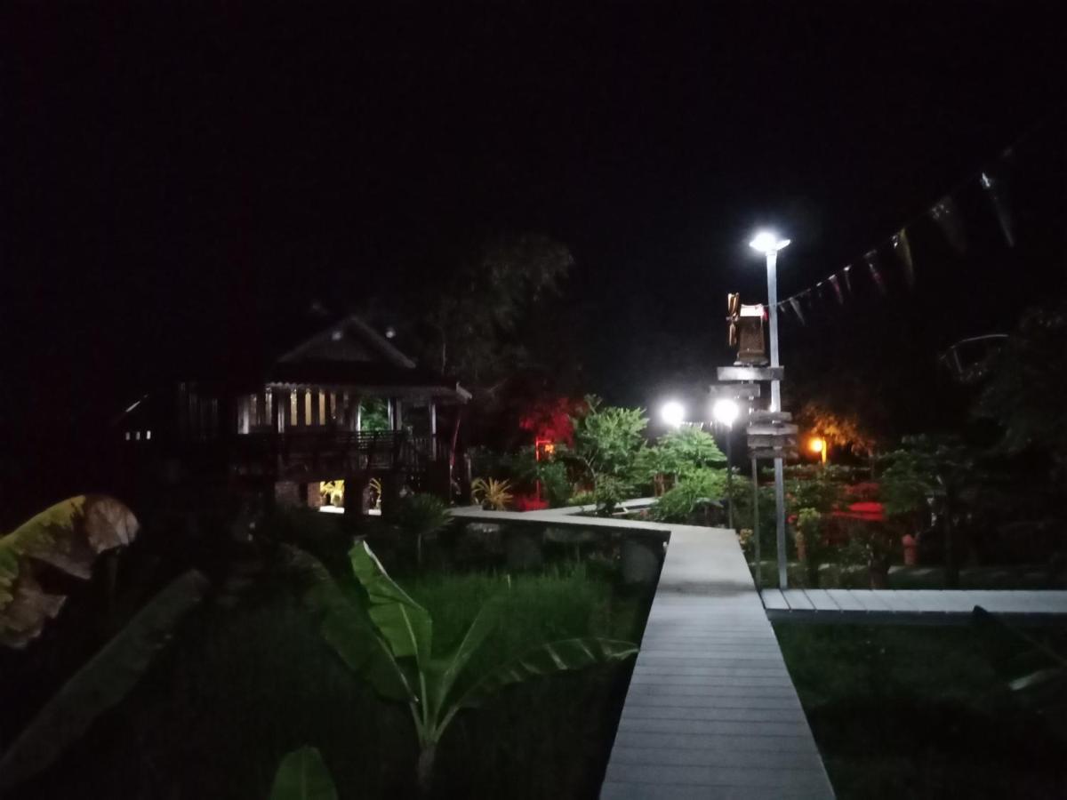 เรือนไทยใจสุขเอ๋ย Hotel Ban Bang Wa ภายนอก รูปภาพ