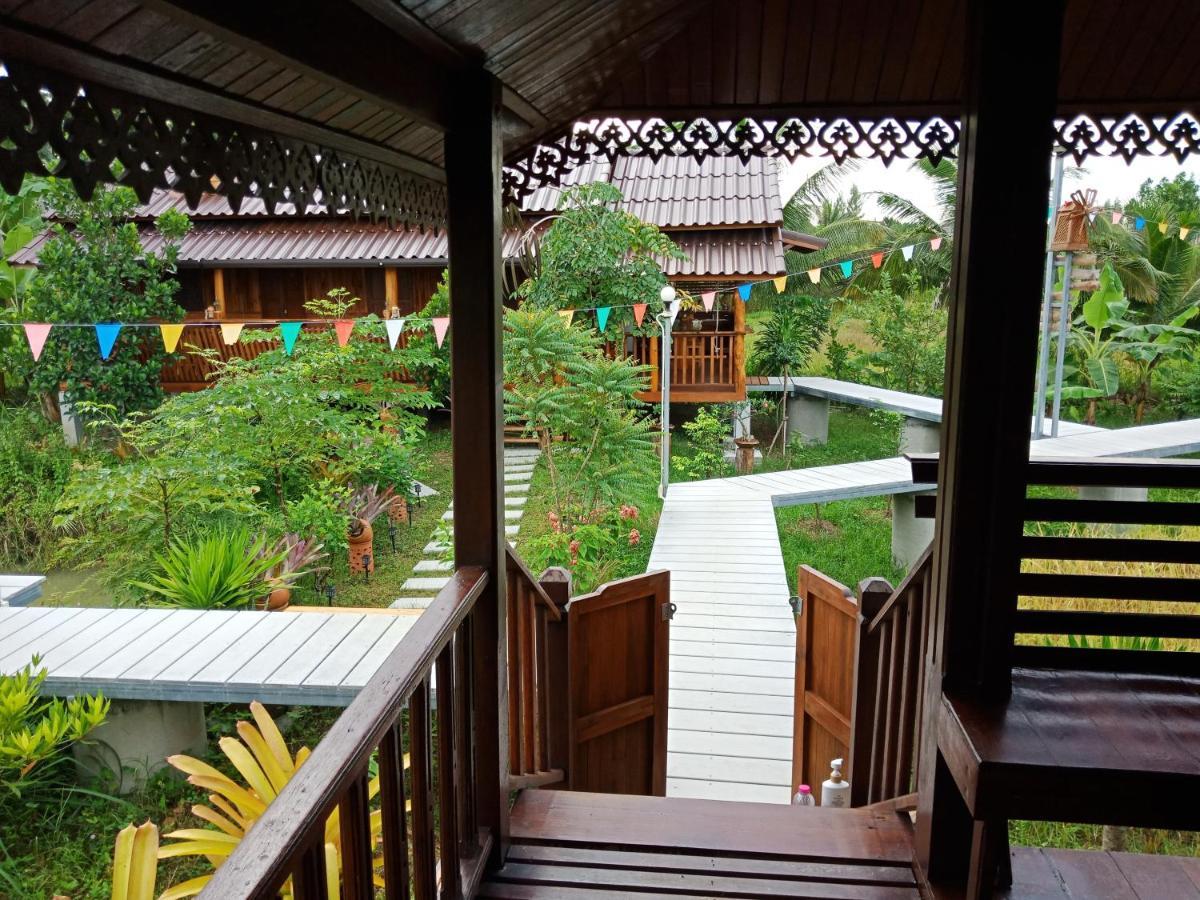 เรือนไทยใจสุขเอ๋ย Hotel Ban Bang Wa ภายนอก รูปภาพ