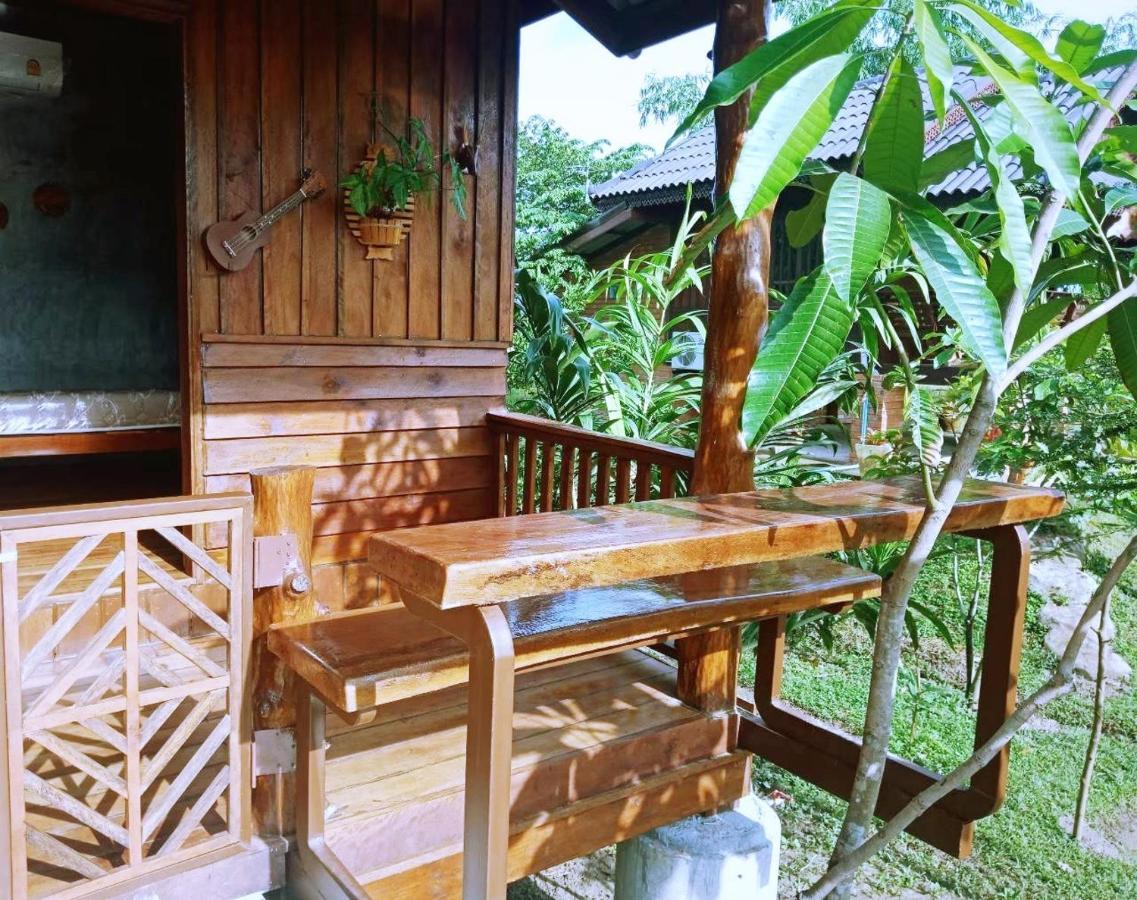 เรือนไทยใจสุขเอ๋ย Hotel Ban Bang Wa ภายนอก รูปภาพ