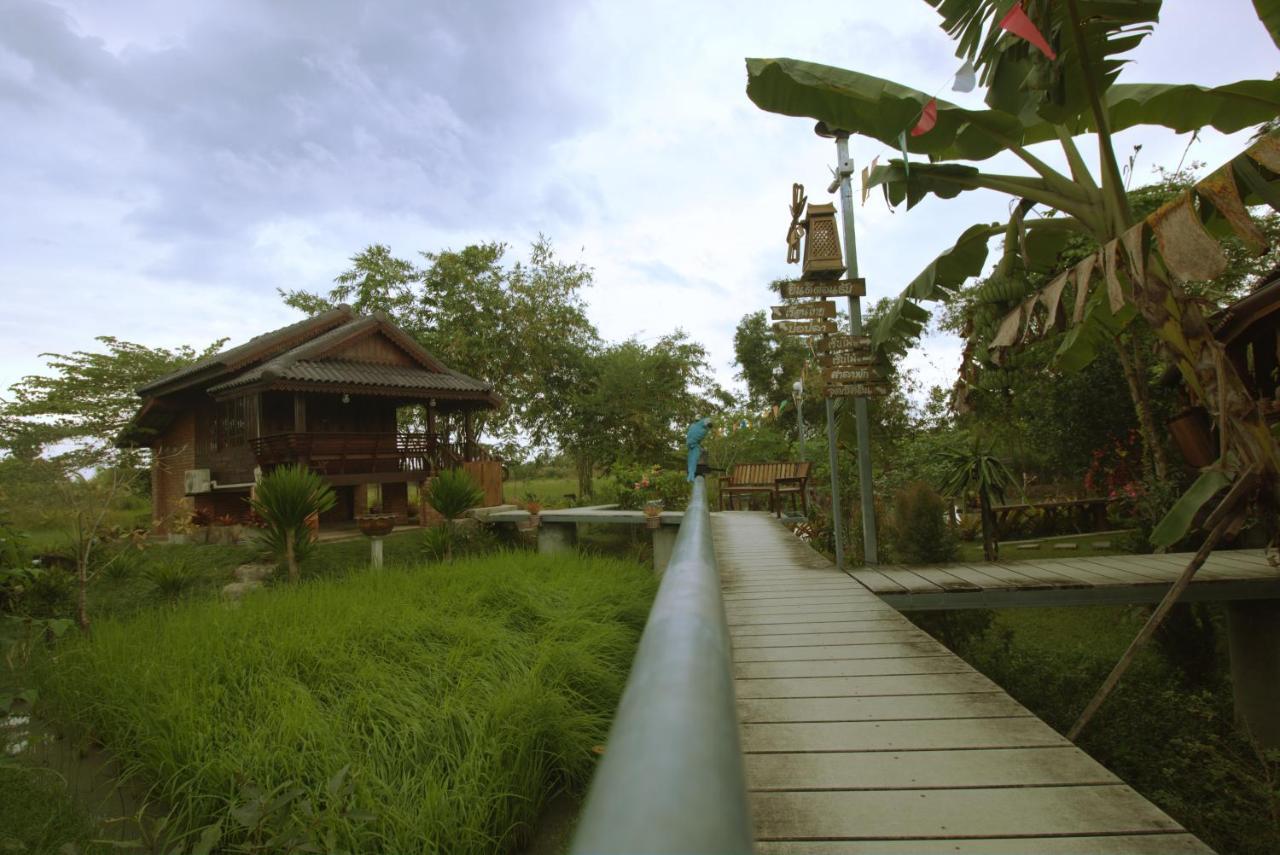 เรือนไทยใจสุขเอ๋ย Hotel Ban Bang Wa ภายนอก รูปภาพ
