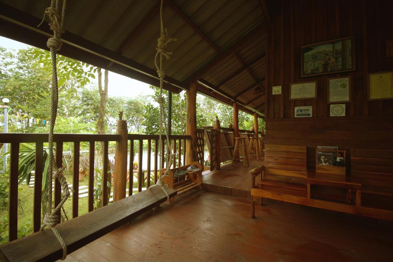 เรือนไทยใจสุขเอ๋ย Hotel Ban Bang Wa ภายนอก รูปภาพ
